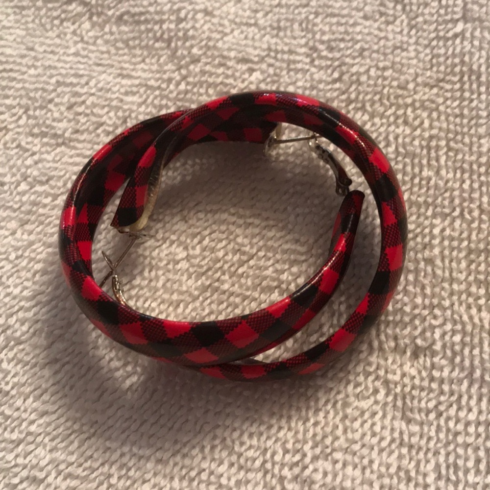 Cool red &black checkered hoops